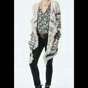 Cabi size M floral Peasant Blouse, NWT